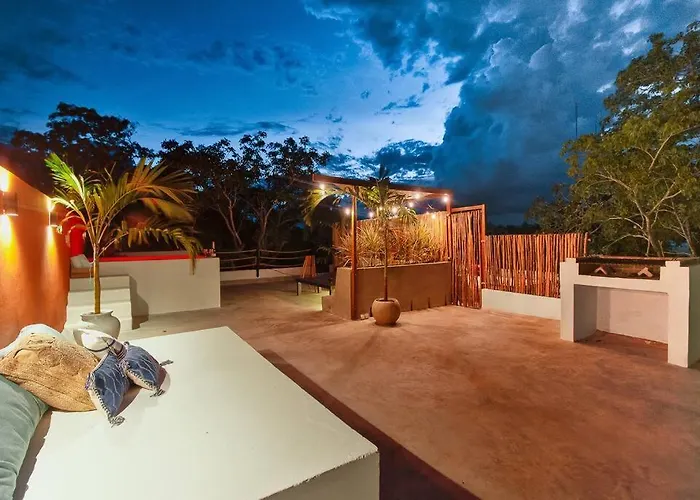 Ujo 100 Mb Wifi 2 Private Pools