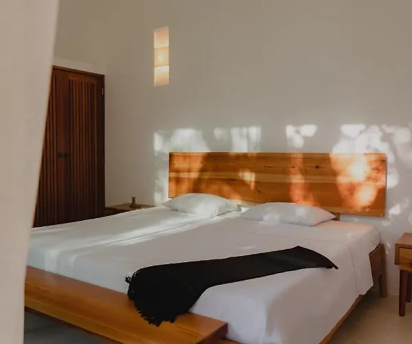 Ujo 100 Mb Wifi 2 Private Pools *